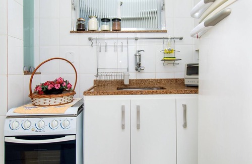 Copacabana Apartment | Encantos de Copacabana - 5 Guests and Comfort