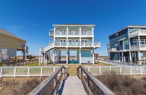 Stavanger Beach Condo | Enchanted Beachfront by Ryson Vacation Rentals