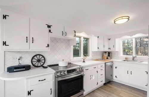 Framingham Cottage | Enchanted Cottage on 5 Acres