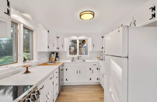Framingham Cottage | Enchanted Cottage on 5 Acres