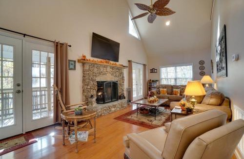 Hiawassee House | Enchanted Forest Cottage w/Hot Tub!