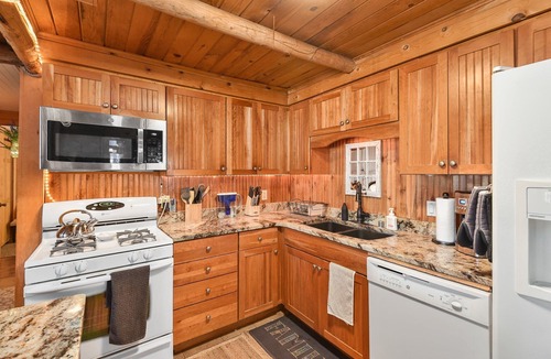 Kachina Village Cabin | Enchanted Forest | Super Cozy Cabin on 2 Acres | Sledding Hills, Tree Swing & Pool Table