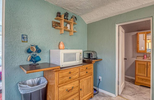 Fruita Apartment | Enchanted Garden Studio: Cozy Downtown