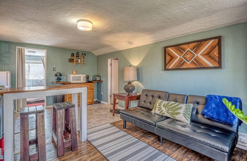 Fruita Apartment | Enchanted Garden Studio: Cozy Downtown
