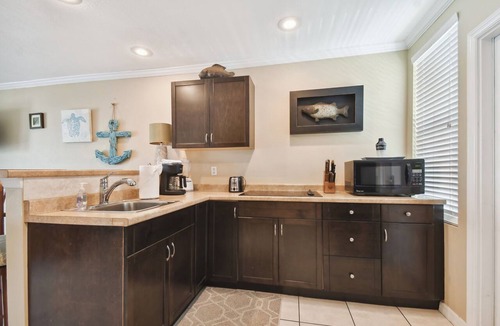 Bay Esplanade Hotel | Enchanted Inn Deluxe Suite #8: Waterfront, Pool, Fishing Dock, Boat Docks & Tiki Bar!