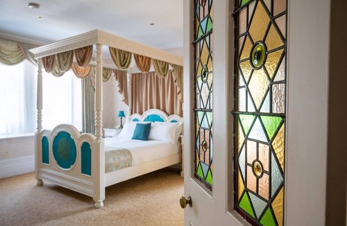 Ventnor House | Enchanted Manor