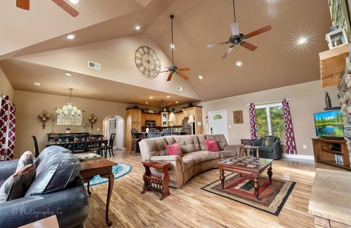 Sevierville Ski Chalet | Enchanted Primrose: Free Attraction Tickets, Hot Tub, Arcade Games & Amazing Mountain Views