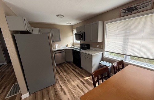 Tudor Area Apartment | Enchanting 2-bedroom apartment in Anchorage