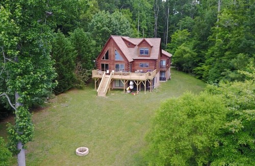 Bumpass House | Enchanting 5-Bed/5-Bath Lakefront Log Cabin with Private Cove, Beach & Hot Tub.
