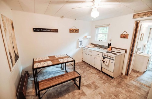 Arkdale Cabin | Enchanting bee inspired 2-bedroom cabin in Arkdale