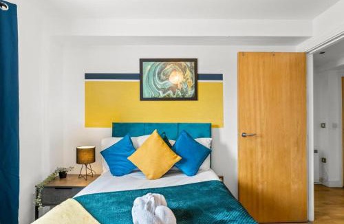 Redcliffe Apartment | Enchanting Bristol Abode -Sleeps 6
