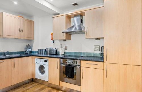 Redcliffe Apartment | Enchanting Bristol Abode -Sleeps 6