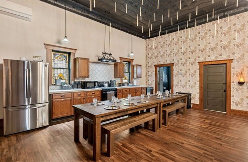 Gann House | Enchanting Castle Stay | Wizard Inspired 4BR - Sleeps 12