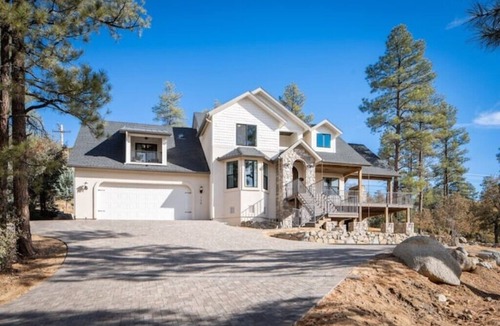 Hidden Valley Ranch Apartment | Enchanting Fawn Chalet in the Pines
