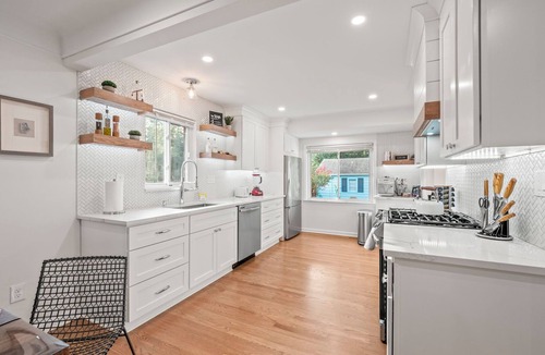 Royal Oak House | Enchanting Getaway - King Bed/Kids Nook/Gazebo