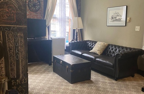 Pioneer Square Hotel | Enchanting hotel suites with AC in vibrant Seattle .