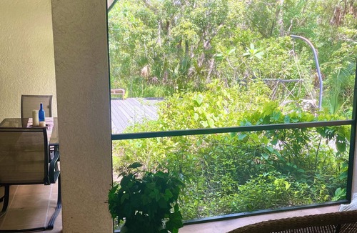 Wimauma Villa | Enchanting Nature Bungalow: Spacious Ecofriendly Home, Wildlife Abounds, 3 acres