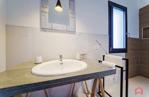 Paceco Villa | Enchanting Villa with Pool & Lush Garden in Sicily