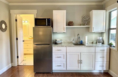 Medford Cottage | Enchanting Wine Country Cottage in the heart of Southern Oregon wine country