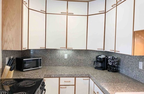 Encinitas House | Encinitas Gem - Walk to Downtown & Beaches, Hot Tub