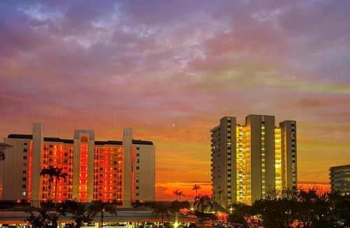 Marco Island Apartment | End Unit Steps from Beach Access w/No Crazy Beach Prices