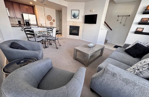 Aurora House | End-unit townhome with garage, patio, and office, near shopping and trails!