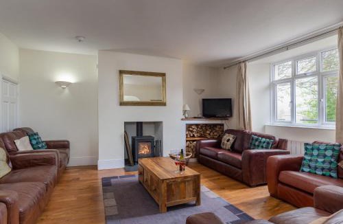 Dawlish House | Endeavour - Hhy