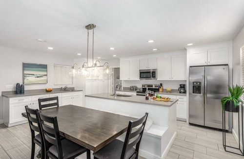 Trail West House | Endless Elegance-Mins 2 Old Town-Large Groups