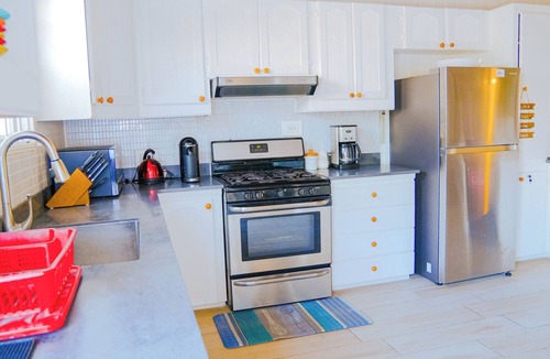 Chancery Lane House | "Endless Summer": 3-bedroom house in fabulous Christ Church with WiFi, AC