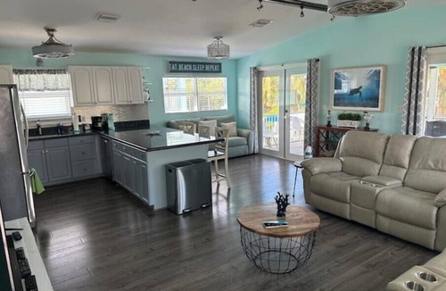 Cutthroat Harbor Estates House | Endless Summer Beach House