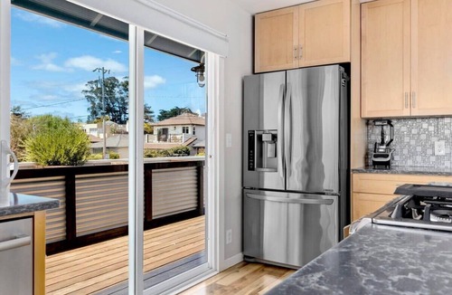 Eastside Santa Cruz House | Endless Summer Hideaway - Ocean Views & Hot Tub