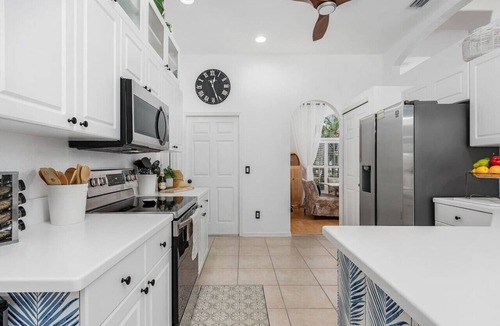 Pelican House | Endless Summer Sanctuary*Peaceful Pool Home*