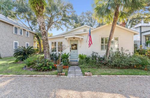 East Beach House | Endless Summer - 4217 Sixth Street