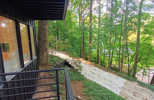 Sandy Springs House | Endless Tranquility and Gorgeous Sunset Views 5 miles From Downtown Atlanta