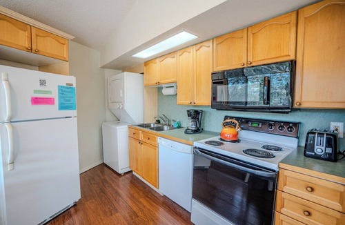 Lakeway Villa | Engelman`s Daisy #11 - Elevated Treehouse with Pool & Hot Tub Access