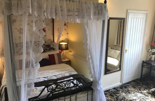 Postcombe Hotel | Englands Rose