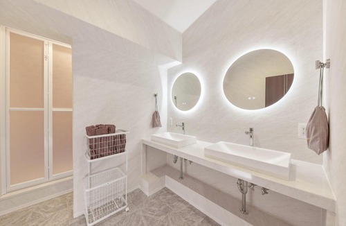 Naniwa Apartment | eni namba west