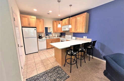 Phillips Resort | Enjoy 3 full-size units! Long Lake North – Luxury Lakeside Complex