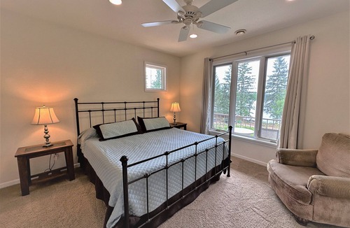 Phillips Resort | Enjoy 3 full-size units! Long Lake North – Luxury Lakeside Complex