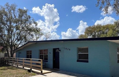 Mims House | Enjoy a 3B-2B Peaceful Extended Stay Home Near Titusville KSC and Indian River