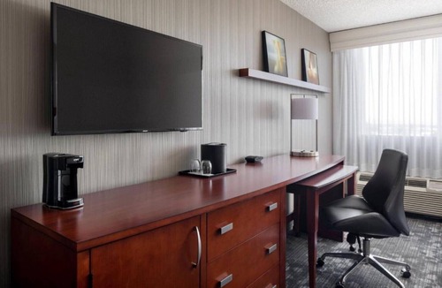 San Pablo House | Enjoy a charming stay at our hotel in Richmond, California