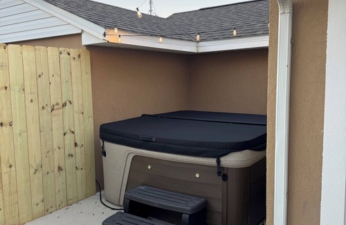 Bunkers Cove House | Enjoy a comfortable stay in The Cove!