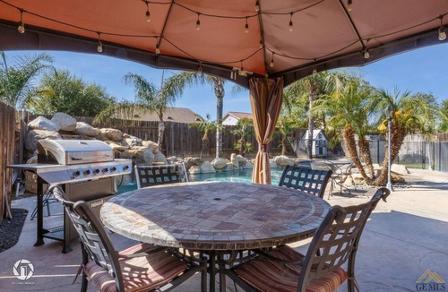 Greenacres House | Enjoy a Mini Oasis w/Pool Waterfall 4bd/2ba Home!