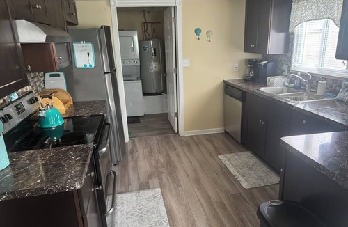 Geneva-on-the-Lake House | Enjoy all of Geneva-on-the-Lake from this cottage! Right off the strip!