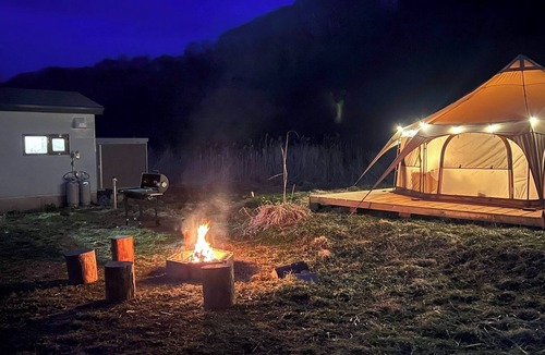 Toyoura House | Enjoy bonfires and large tents in this secluded hi/Abuta District Hokkaidō