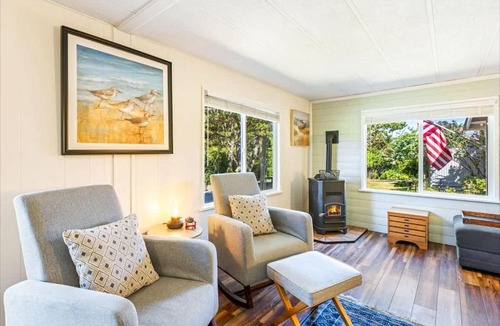 Grayland House | Enjoy Coastal Comfort in This Relaxing Retreat