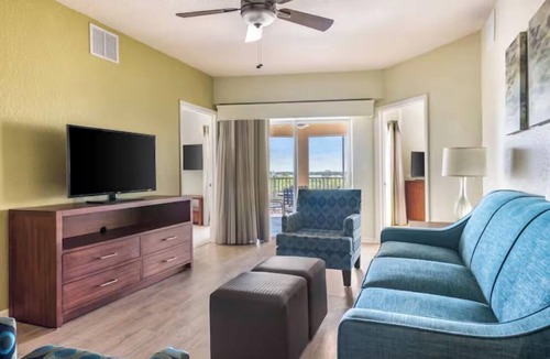 West Kissimmee Hotel | Enjoy Golf Views at Spacious Unit w/Kitchen – Close to Disney World