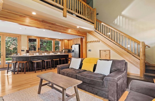 Leavenworth Cabin | Enjoy mountain views, private beach with river access, or relax in the hot tub