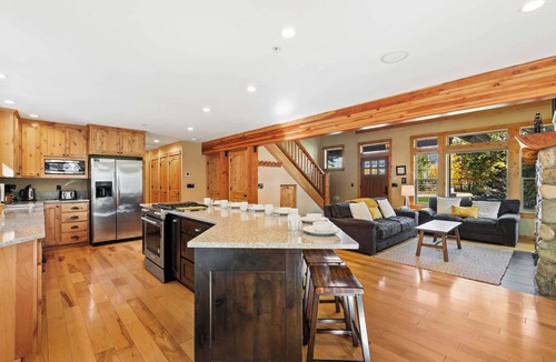 Leavenworth Cabin | Enjoy mountain views, private beach with river access, or relax in the hot tub