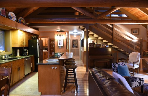 McCloud House | Enjoy Our Beautiful Log Home